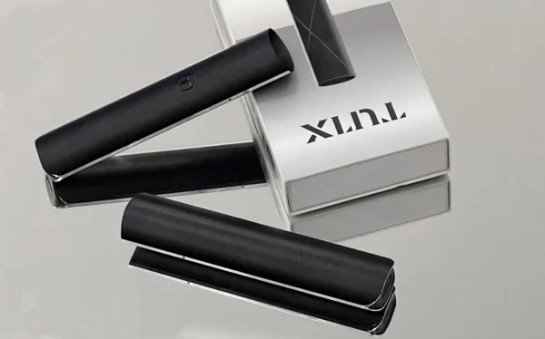 S-69460013-0-1285x800_1296x.webp TUTX主機:時尚便攜的換彈式電子煙主機,一代煙彈通配首選